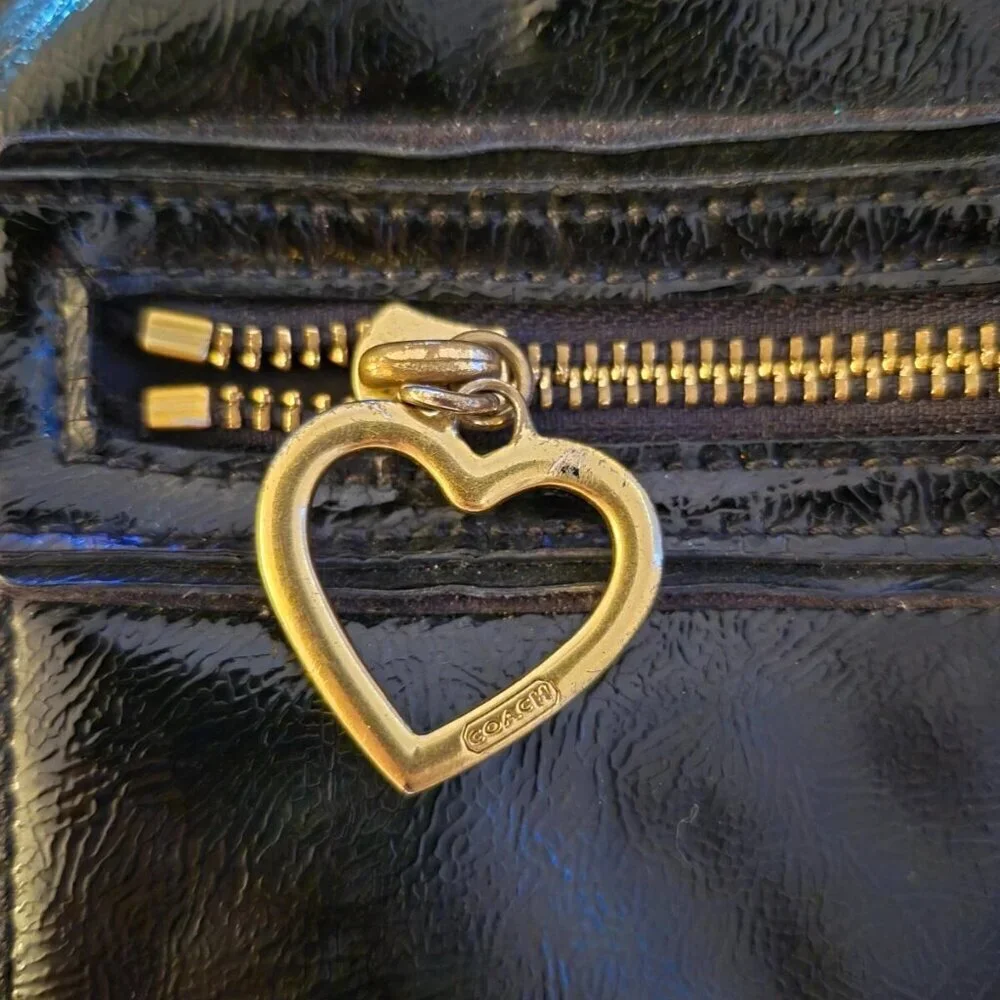 Coach Peyton Black Leather Hobo Bag F20108 Gold Hardware Zip Heart Charm